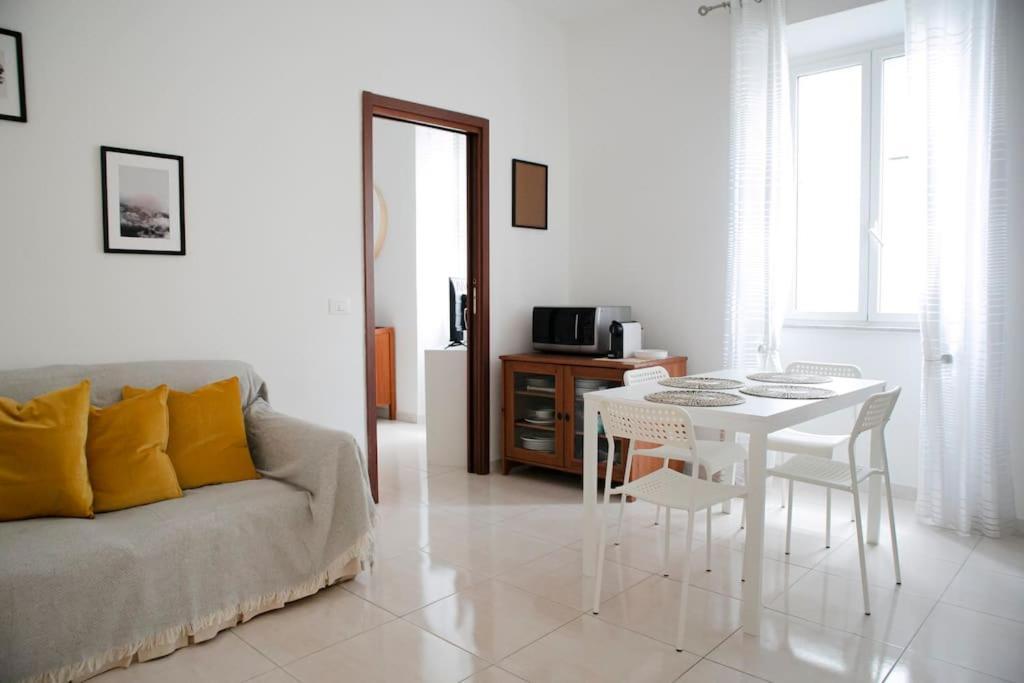 A Comfortable Apartment For You In San Lorenzo Roma Exterior foto